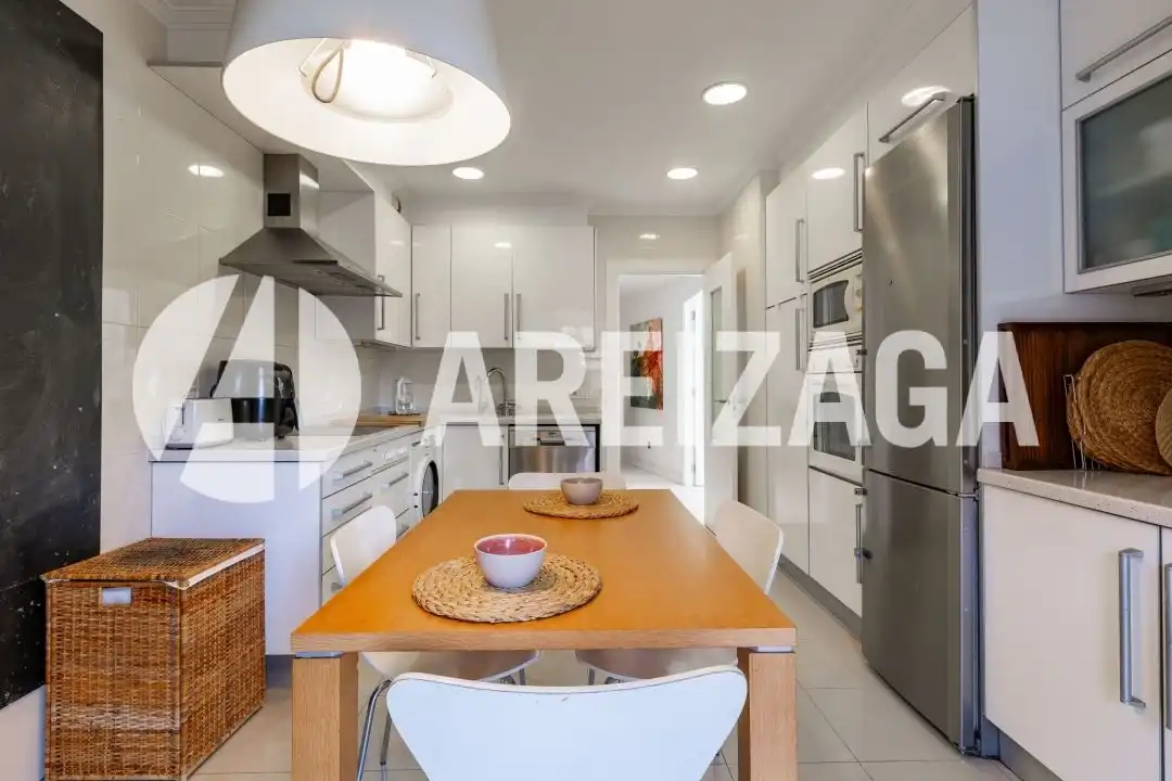 Küche von Wohnung zum Verkauf in Donostia - San Sebastián  mit Heizung, Terrasse und Balkon