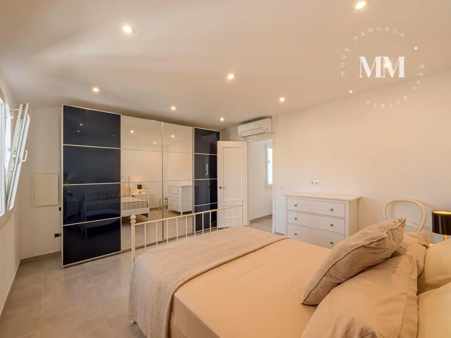 Dormitori de Casa o xalet en venda en Es Castell amb Aire condicionat, Jardí privat i Terrassa