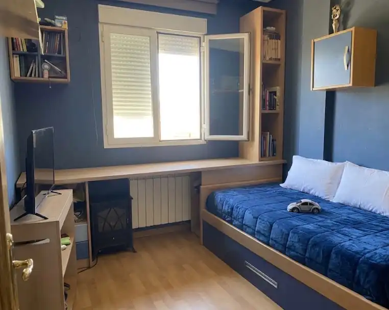 Habitación de Casa adosada en venta en Carrión de Calatrava con Aire acondicionado, Calefacción y Piscina
