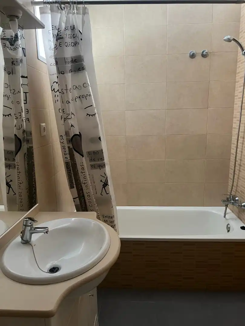 Baño de Piso para compartir en San Vicente del Raspeig / Sant Vicent del Raspeig con Aire acondicionado, Amueblado y Horno