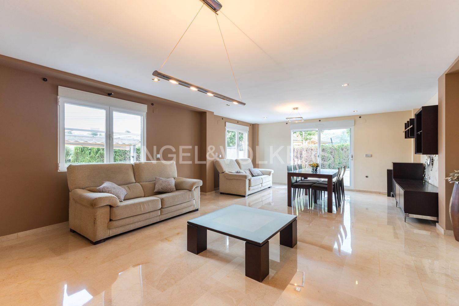 Sala d'estar de Casa o xalet en venda en Siete Aguas amb Aire condicionat, Calefacció i Jardí privat