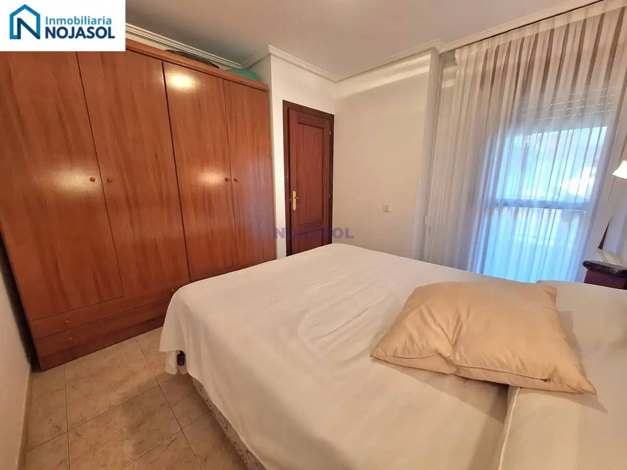 Dormitori de Apartament en venda en Noja amb Calefacció, Terrassa i Moblat