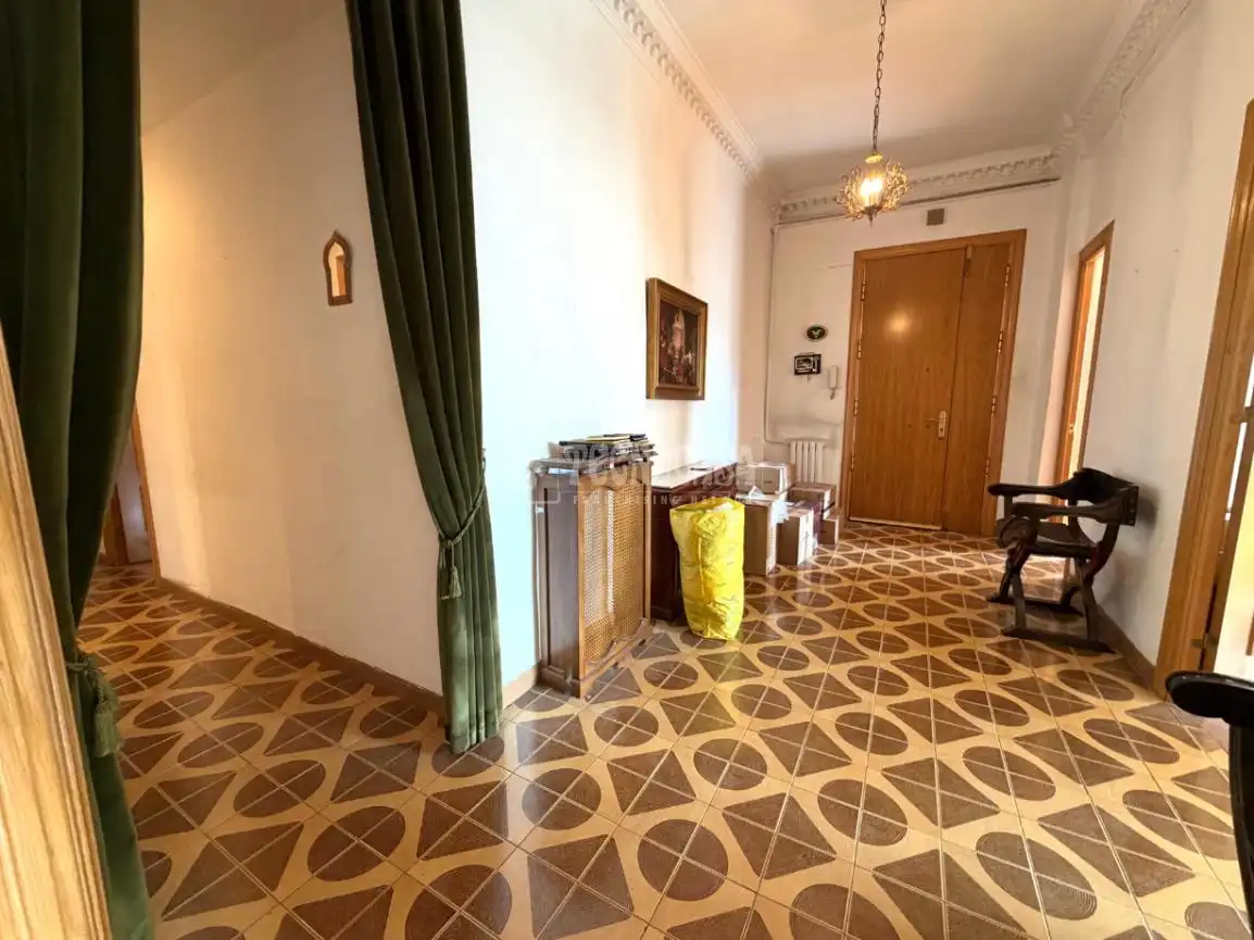 Flat for sale in Zaragoza  with Heating