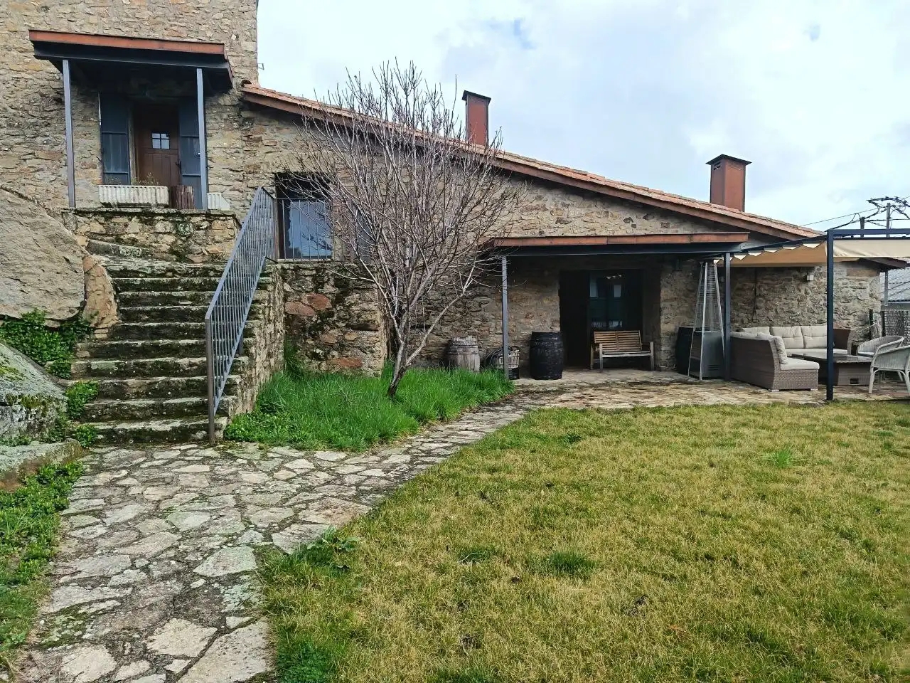 Vista exterior de Casa o xalet en venda en Solana de Ávila amb Calefacció i Moblat