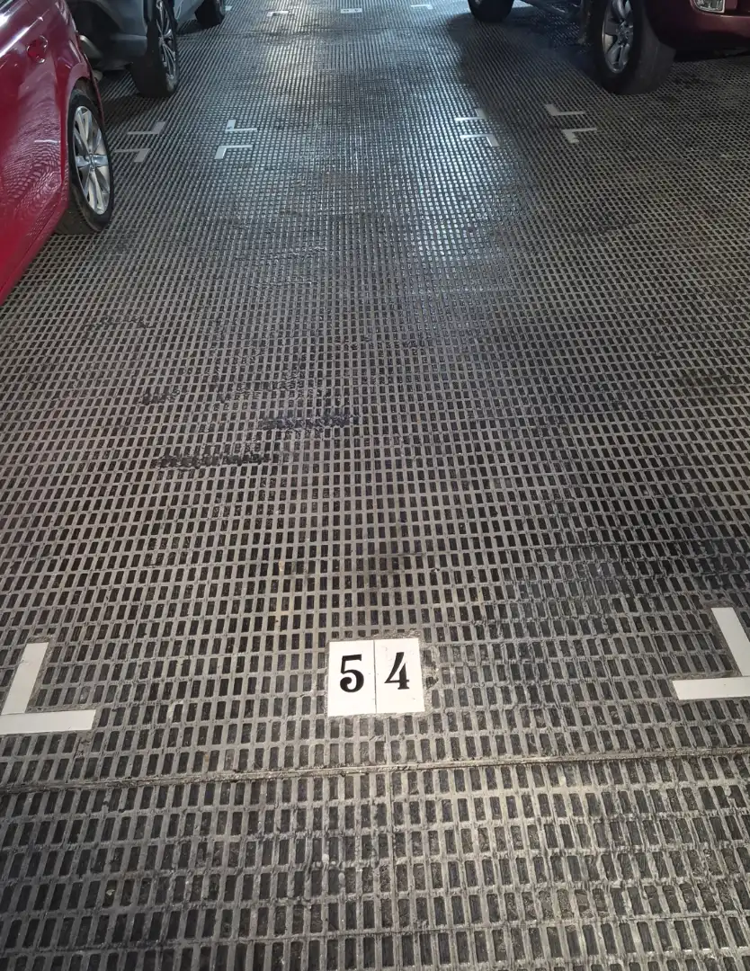 Parking de Garaje en venta en Barcelona con Alarma