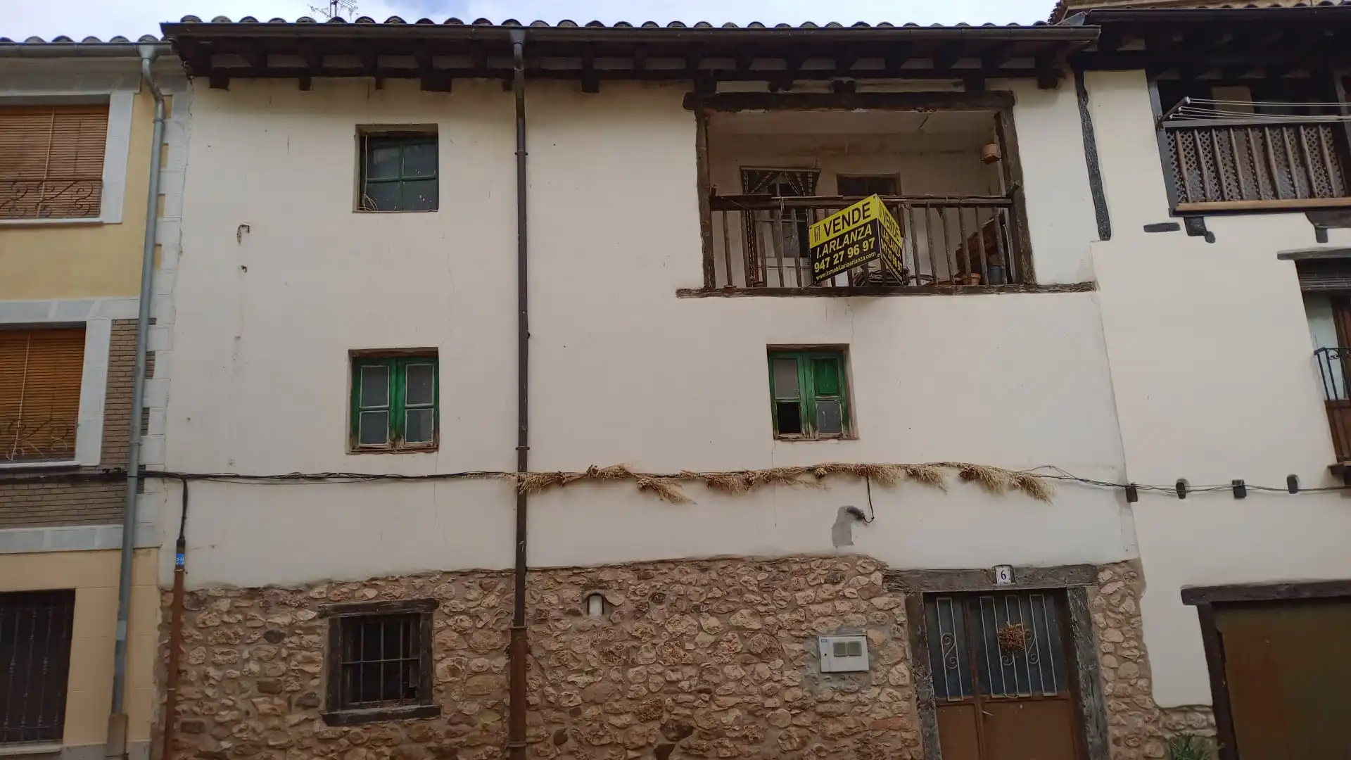 Vista exterior de Casa adosada en venta en Covarrubias