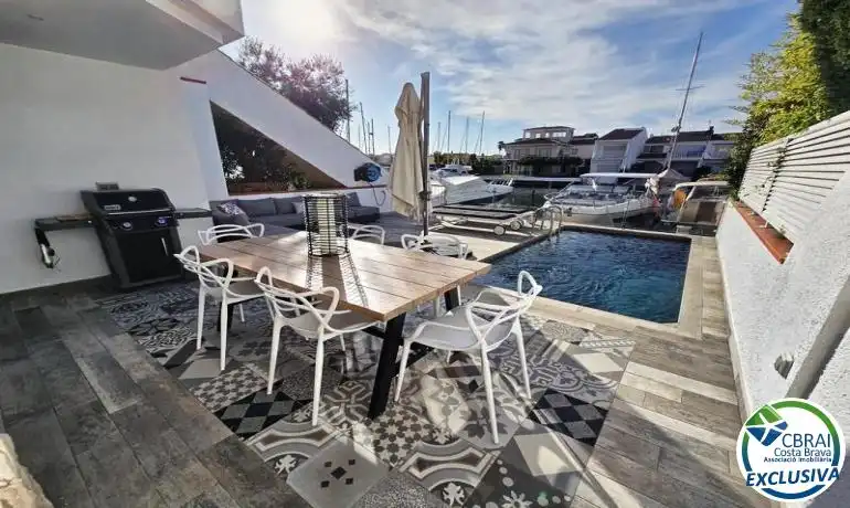 Terraza de Casa o chalet en venta en Empuriabrava con Calefacción y Jardín privado