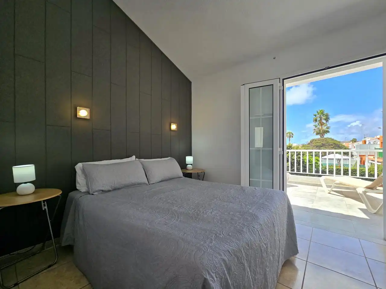 Habitación de Dúplex de alquiler en San Bartolomé de Tirajana con Terraza, Amueblado y Piscina comunitaria