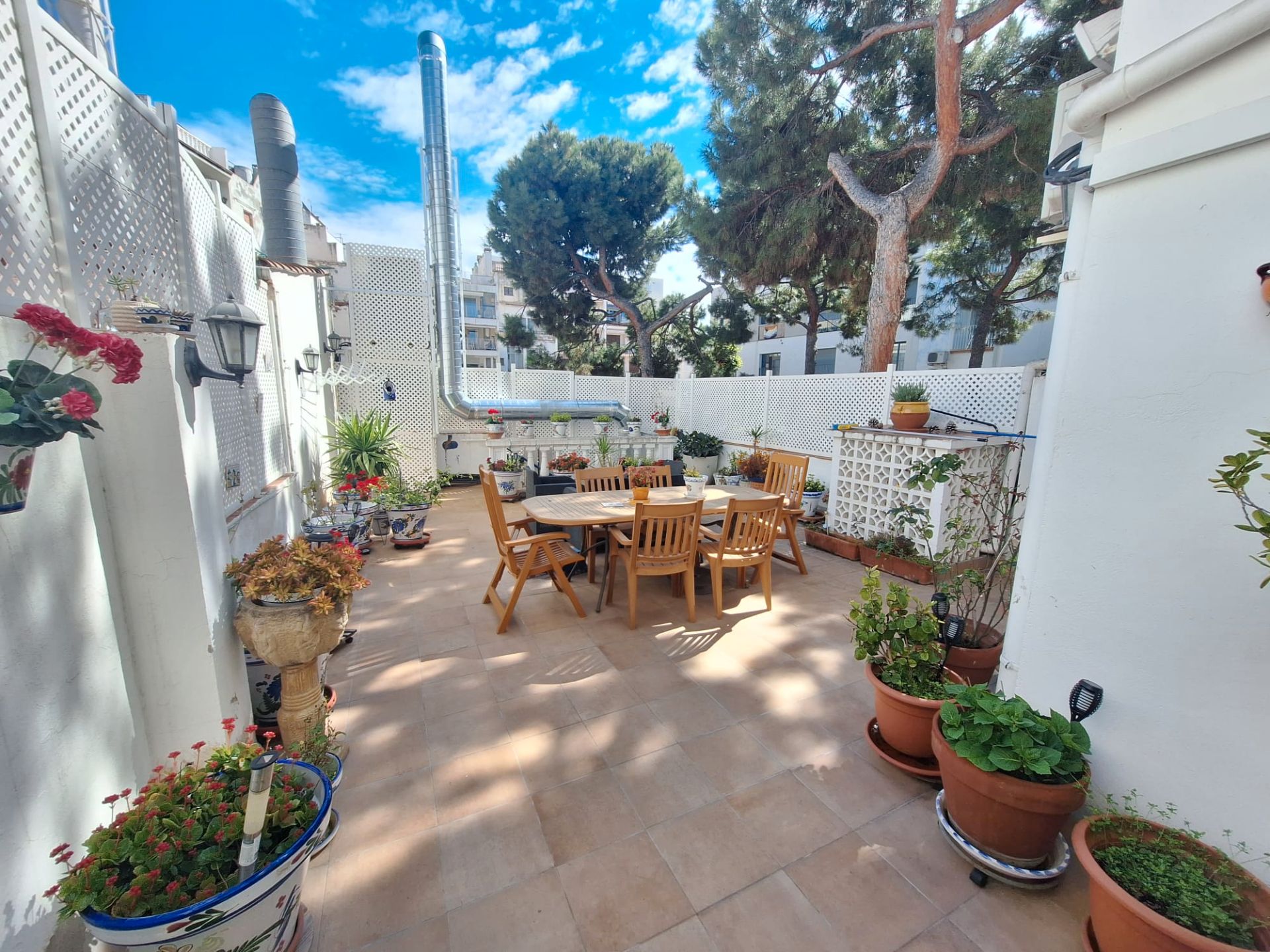 Garden of Flat to rent in Sitges  with Air Conditioner, Heating and Terrace