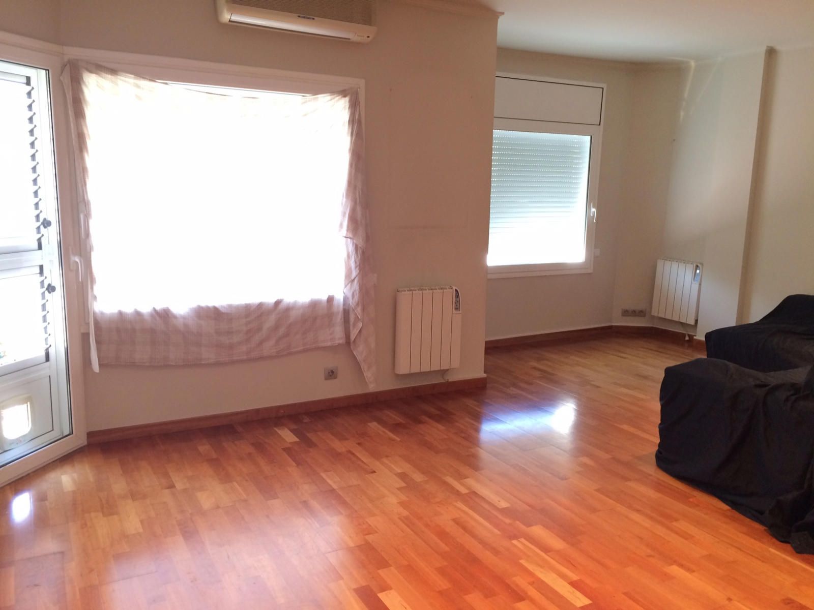 Bedroom of Flat to rent in Sabadell  with Air Conditioner, Heating and Terrace