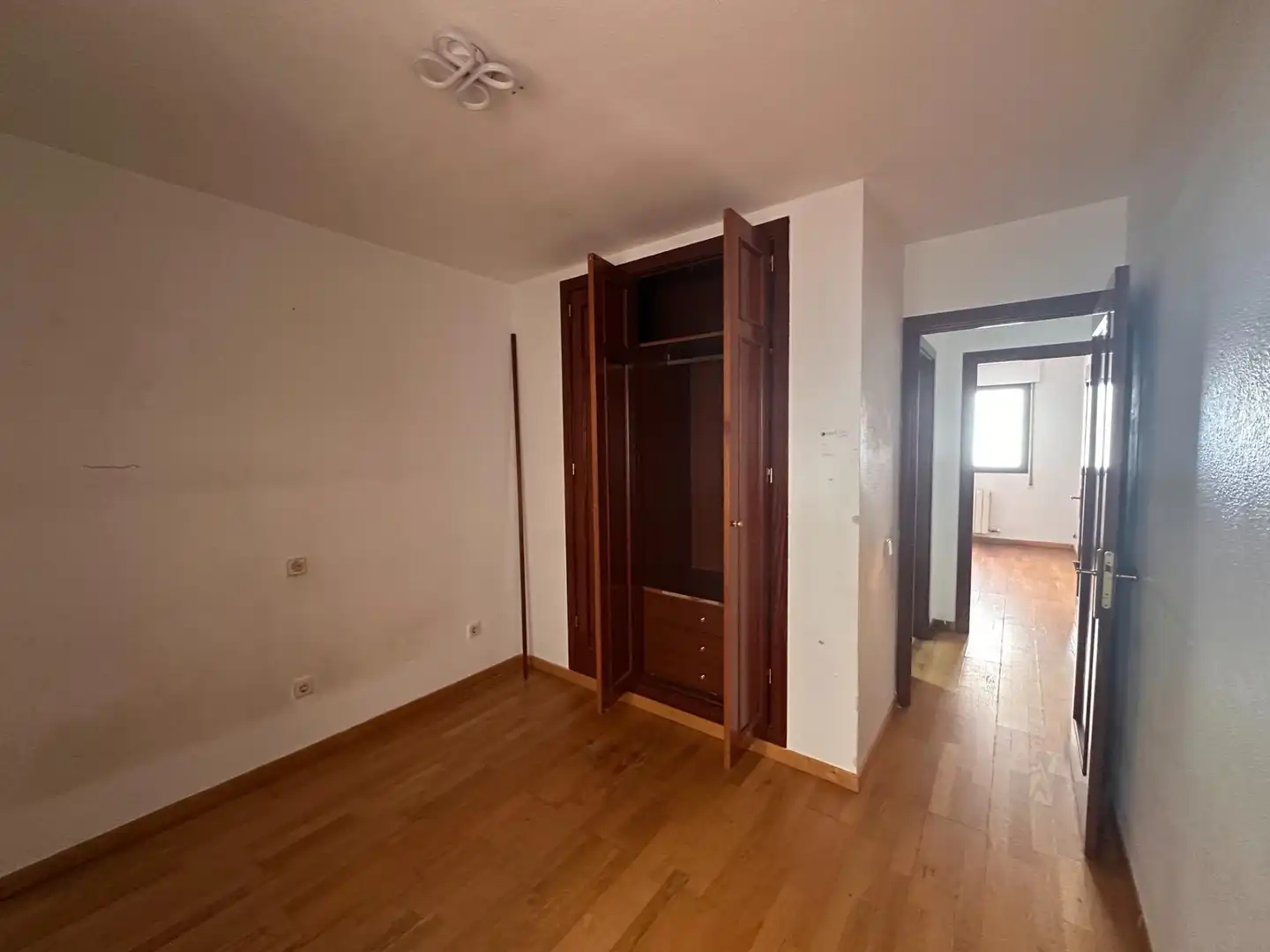 Schlafzimmer von Wohnungen zum Verkauf in Valladolid mit Heizung, Parkett und Abstellraum