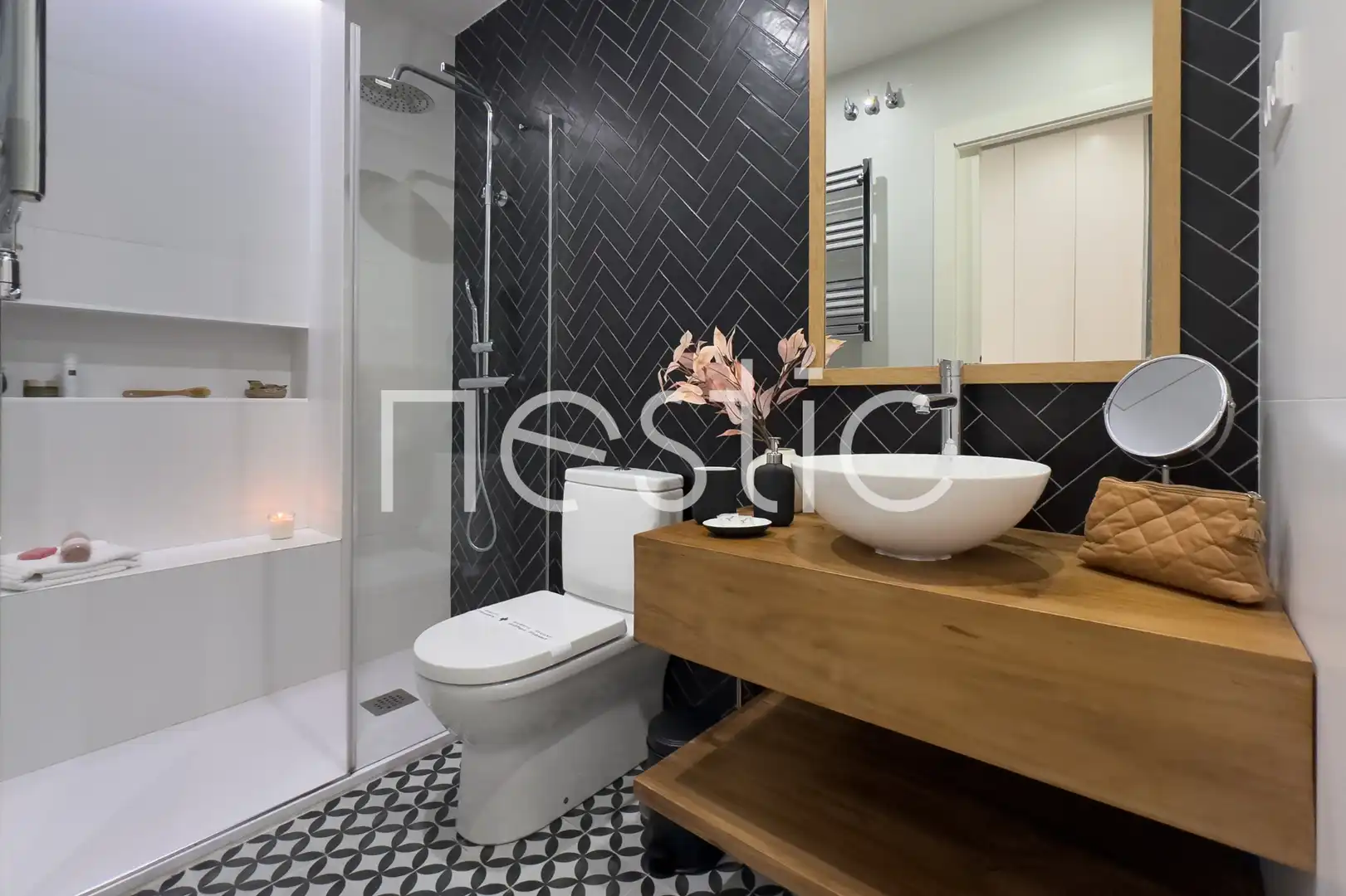 Baño de Apartamento de alquiler en Madrid con Aire acondicionado, Calefacción y Amueblado