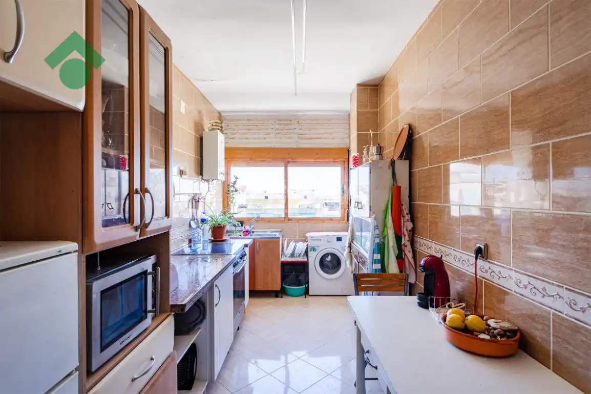 Küche von Wohnung zum Verkauf in Almuñécar mit Klimaanlage und Terrasse