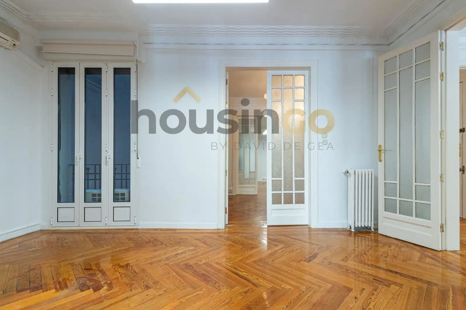 Living room of Office for rent in Madrid  with Air Conditioner, Heating and Balcony