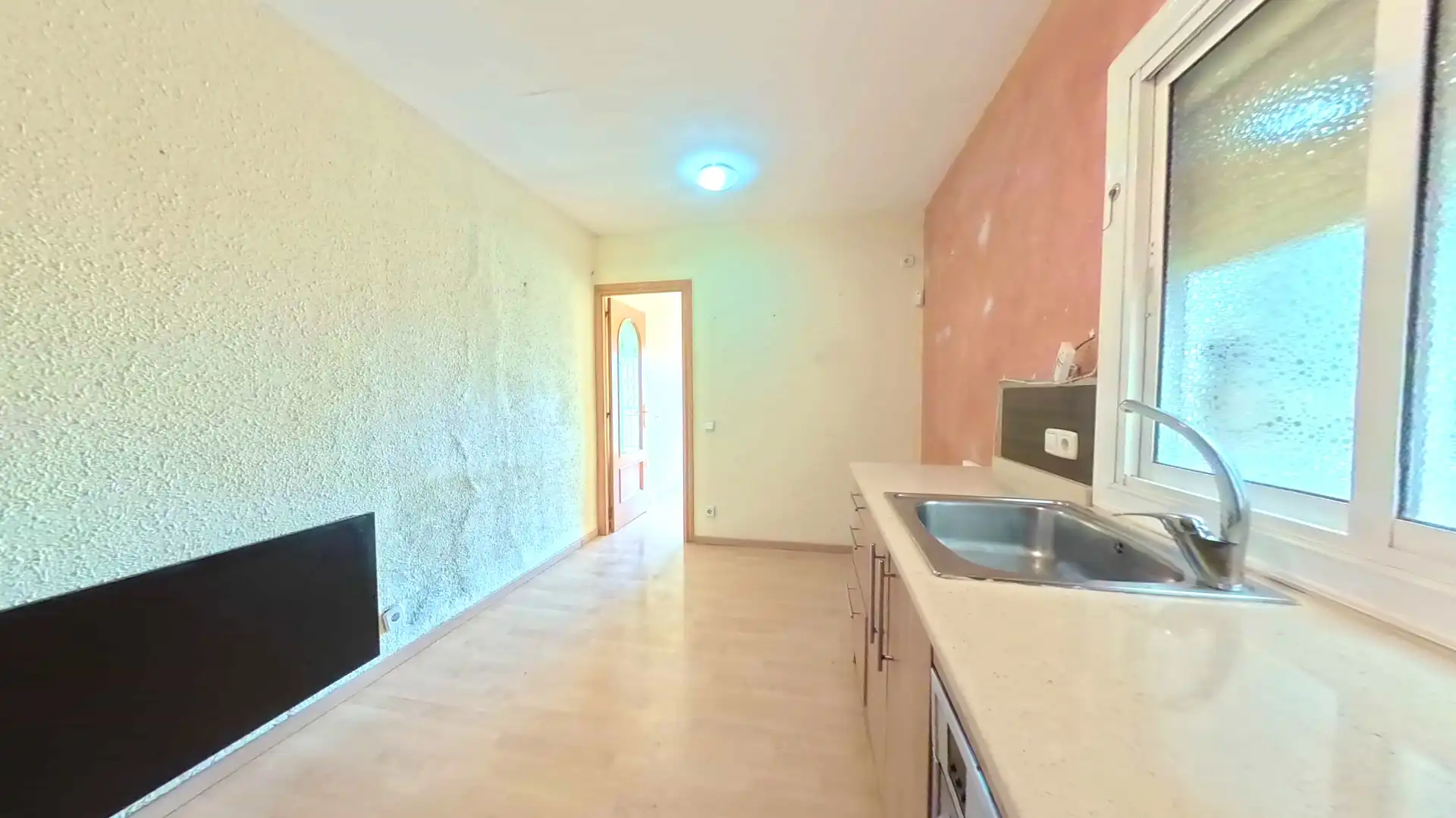 Cuina de Pis en venda en Santa Coloma de Gramenet amb Balcó