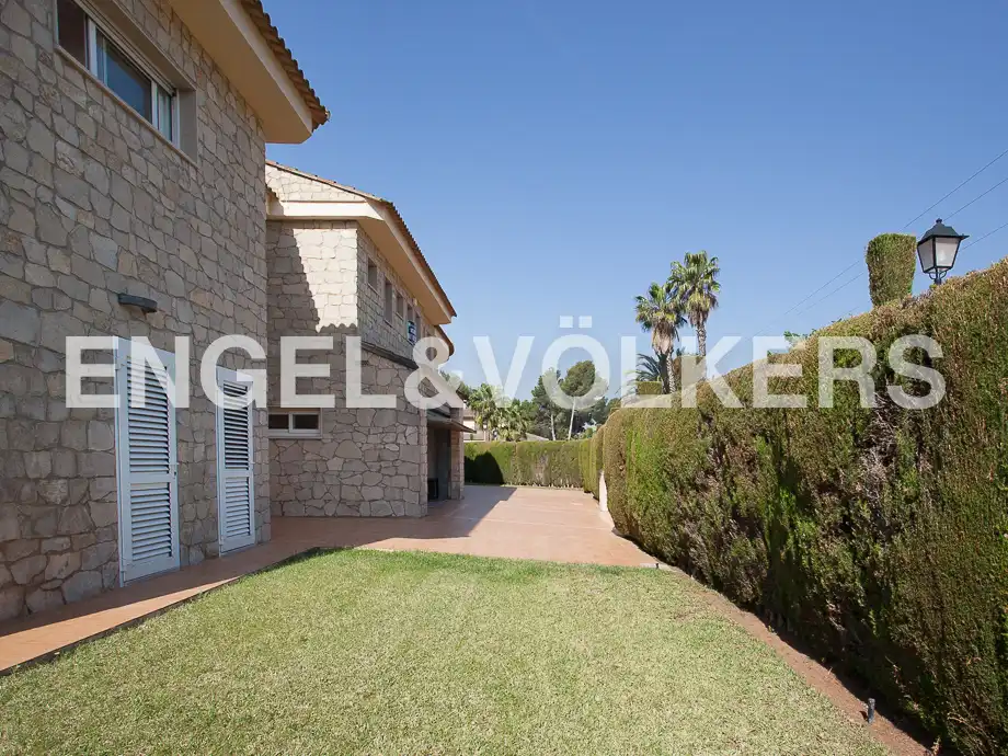 Jardín de Casa o chalet en venta en Serra con Calefacción, Jardín privado y Trastero