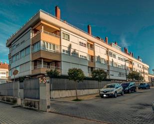 Vista exterior de Apartament en venda en Burgos Capital amb Calefacció, Jardí privat i Terrassa