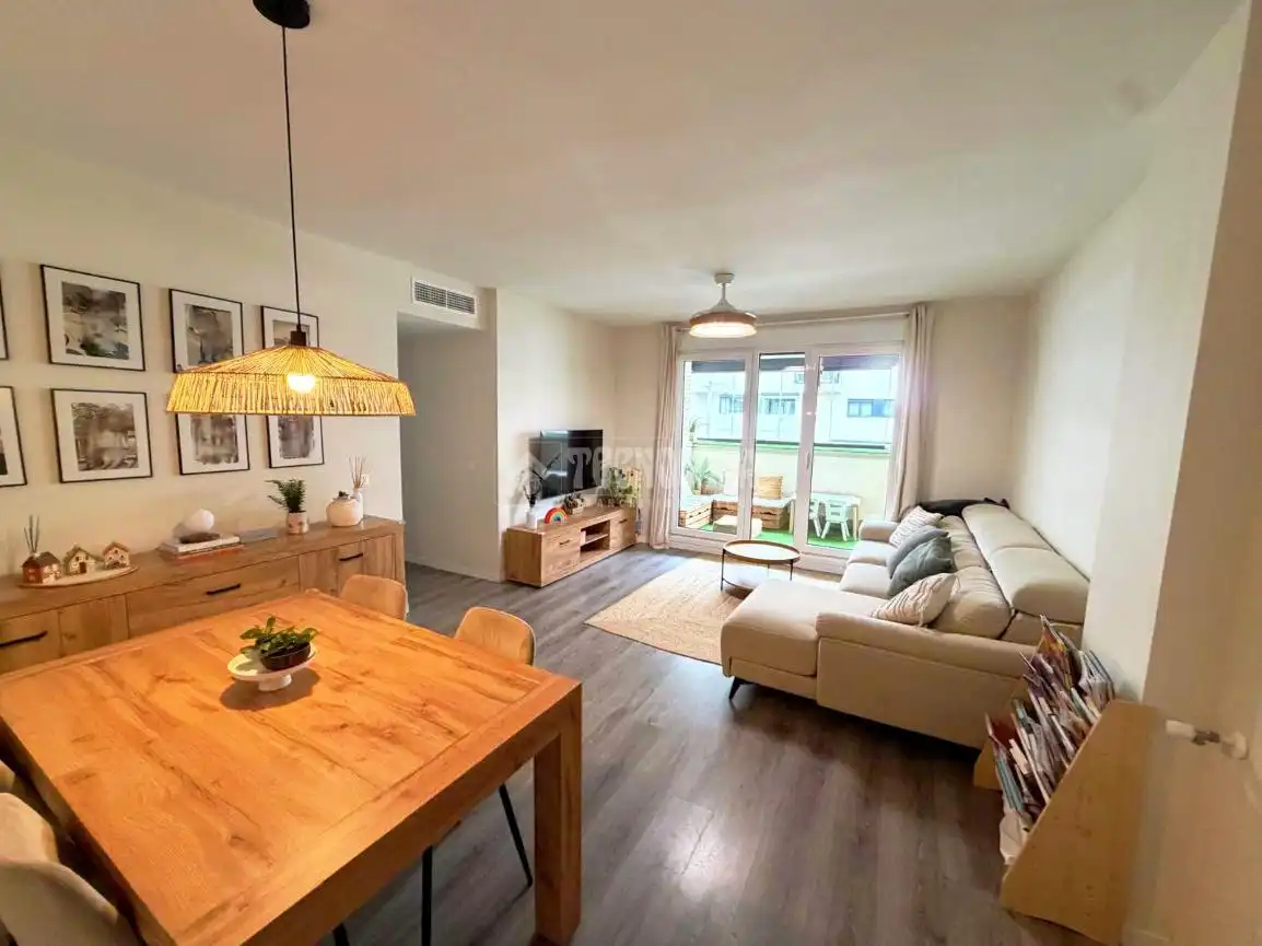 Living room of Flat for sale in Madrid  with Air Conditioner, Heating and Terrace