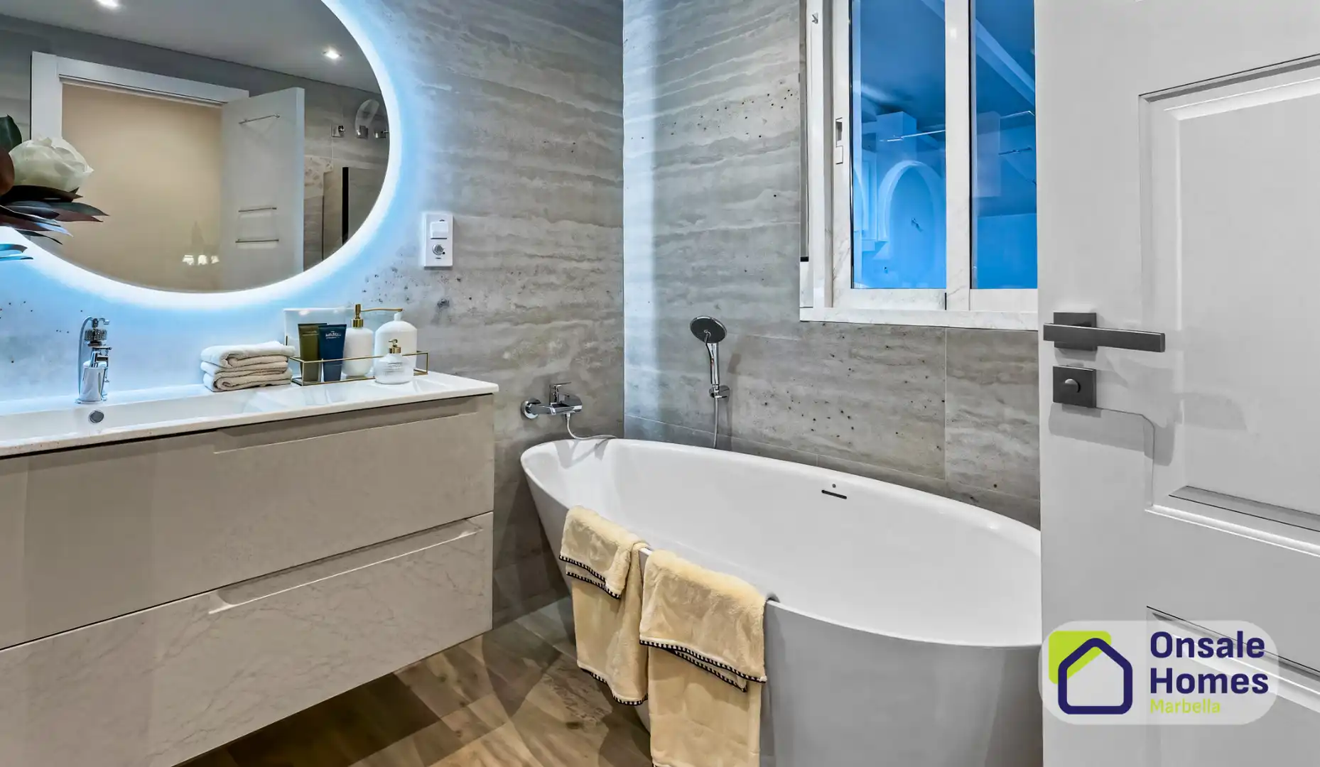 Baño de Casa o chalet en venta en Marbella con Aire acondicionado, Jardín privado y Terraza