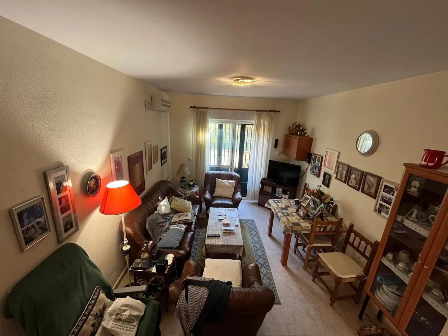 Sala d'estar de Casa adosada en venda en Cáceres amb Aire condicionat, Calefacció i Terrassa