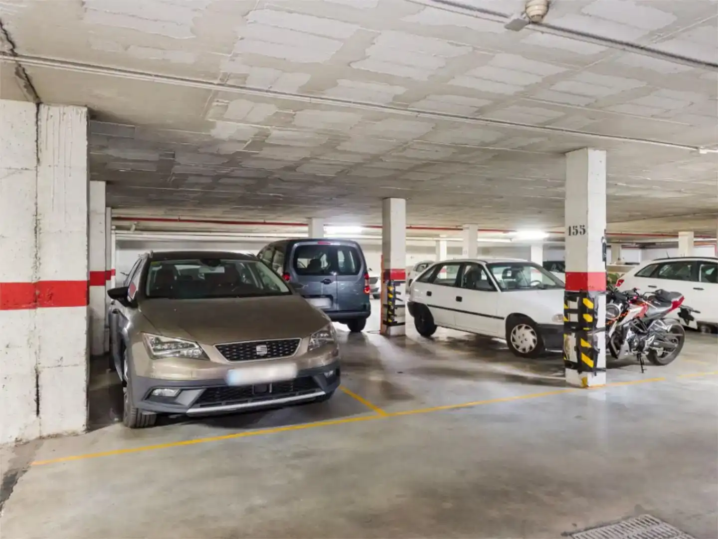 Parking de Piso en venta en Málaga con Aire acondicionado, Piscina y Amueblado
