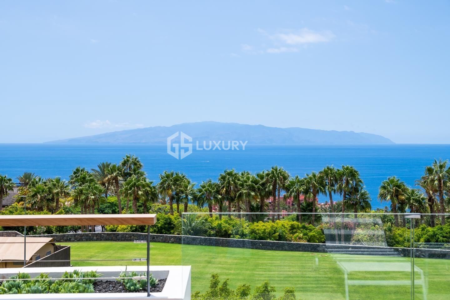 Exterior view of Flat for sale in Guía de Isora  with Air Conditioner, Terrace and Storage room