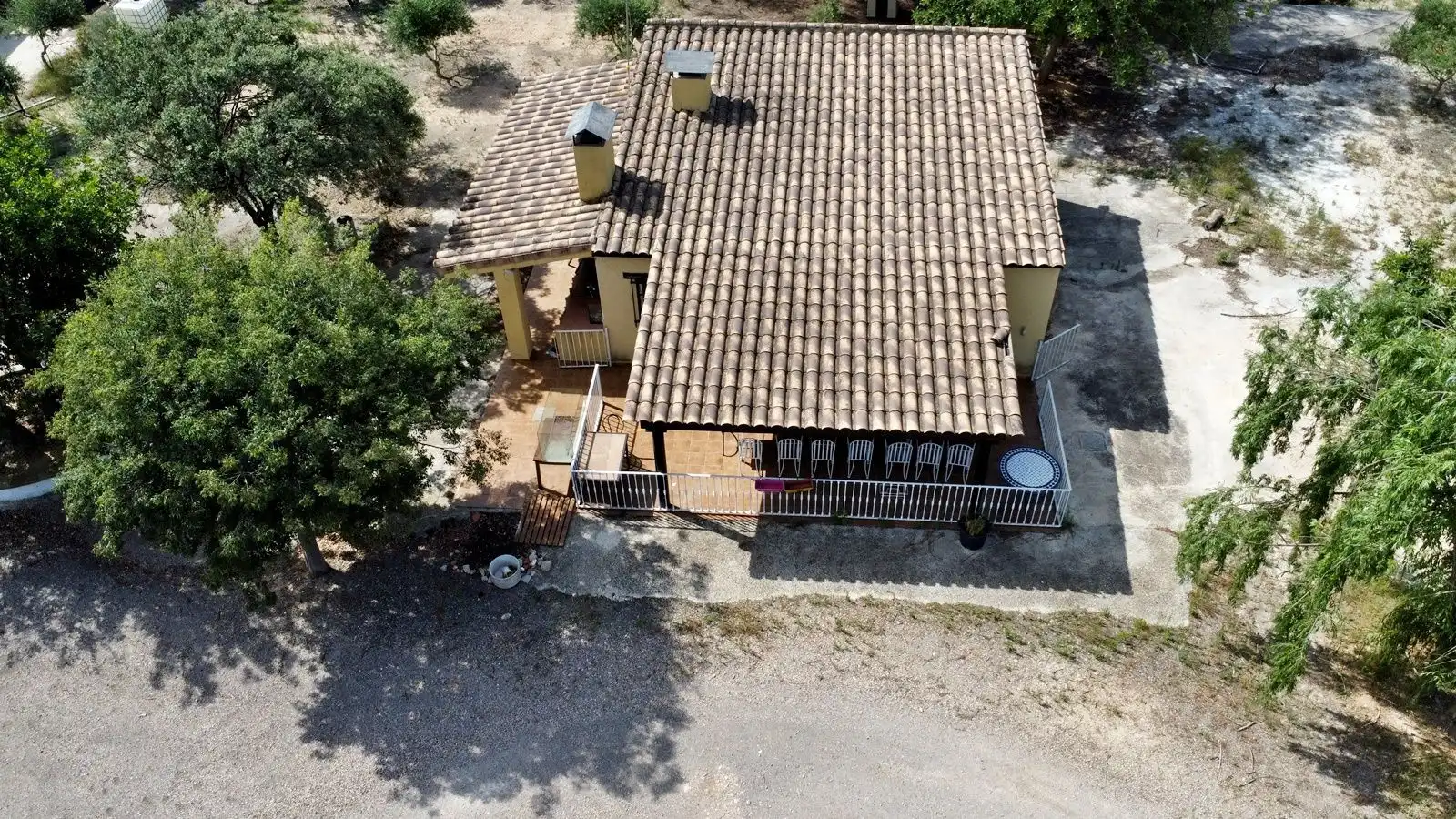 Vista exterior de Local en venda en L'Olleria amb Aire condicionat