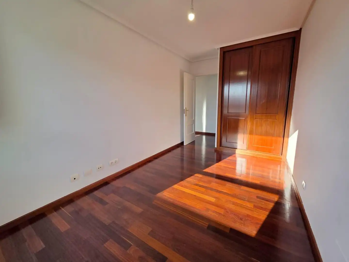 Wohnung zum Verkauf in Santander mit Heizung, Privatgarten und Parkett