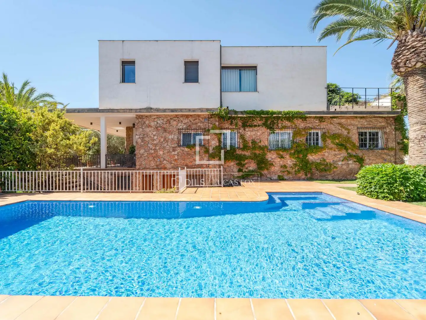 Piscina de Casa o xalet en venda en Riba-roja de Túria amb Aire condicionat, Jardí privat i Terrassa