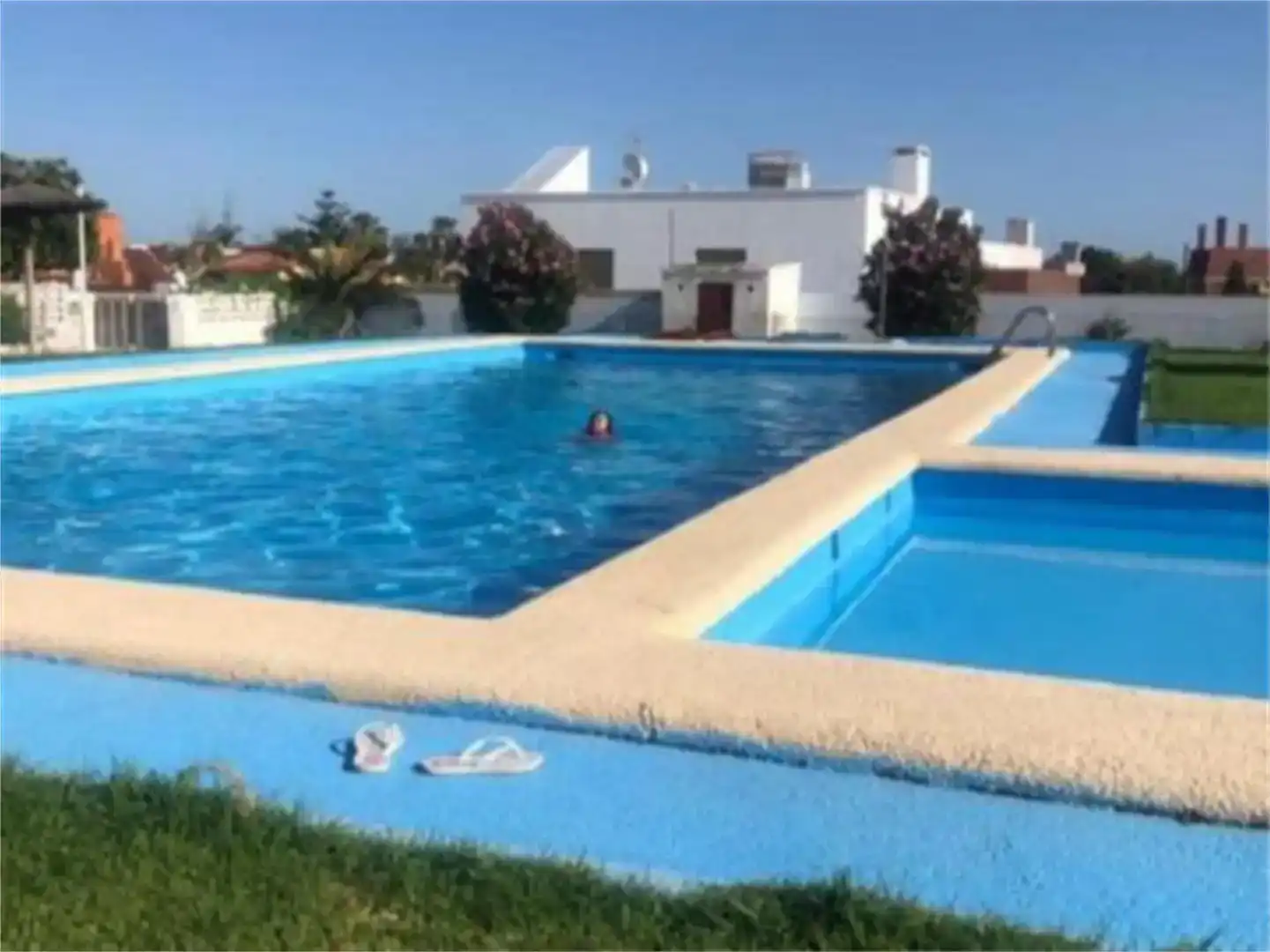 Piscina de Casa o xalet de lloguer en  Almería Capital amb Aire condicionat i Piscina