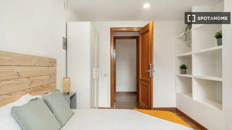 Bedroom of Flat for rent in Madrid  with Air Conditioner, Heating and Furnished