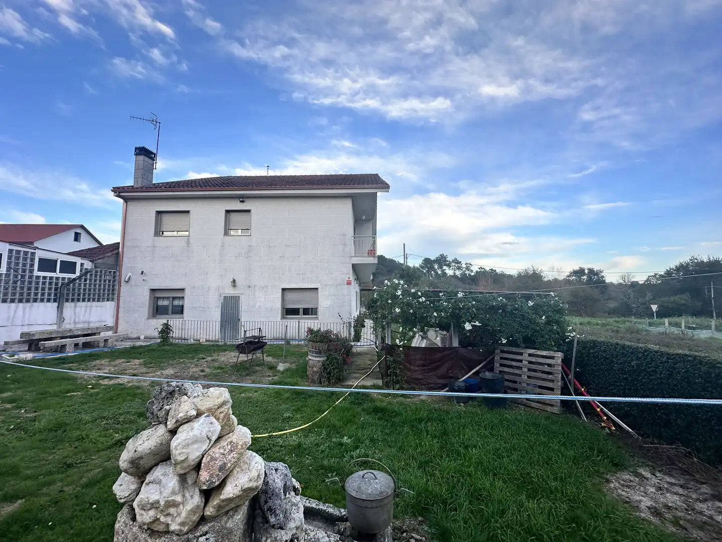 Vista exterior de Casa o chalet en venta en O Carballiño   con Calefacción, Jardín privado y Parquet