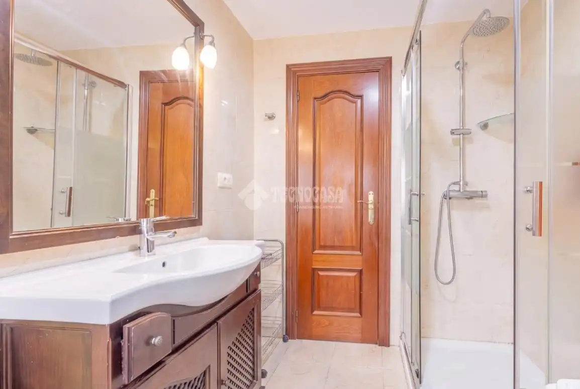 Bathroom of Flat for sale in Santa Marta de Tormes  with Heating