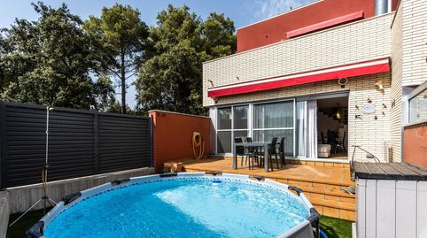 MAGNÍFICA CASA PAREADA JUNTO AL BOSQUE DE PEDRASANTA.