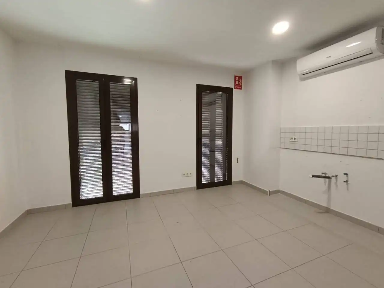 Geschaftsraum zur Miete in Manresa