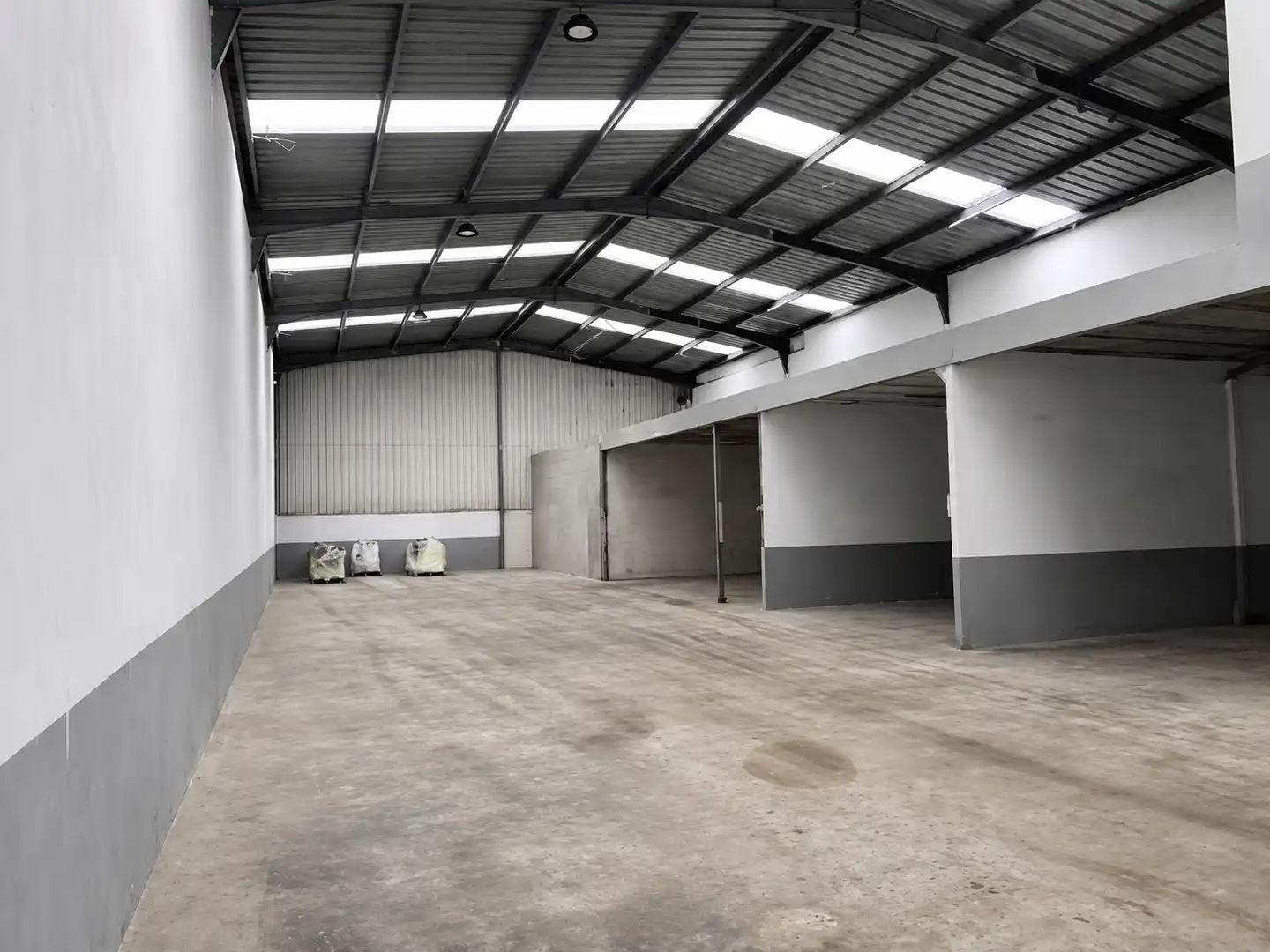 Nau industrial de lloguer en Santa Cruz de Bezana