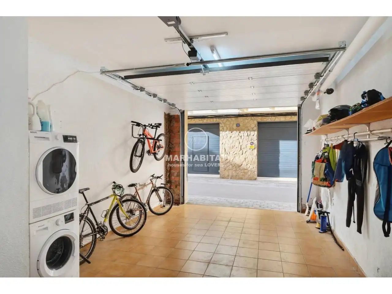Casa o chalet en venta en L'Escala con Terraza y Amueblado