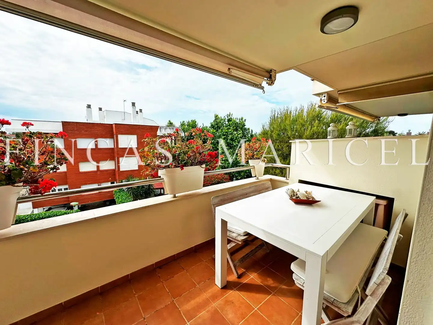 Terraza de Piso en venta en Sitges con Calefacción, Terraza y Piscina comunitaria
