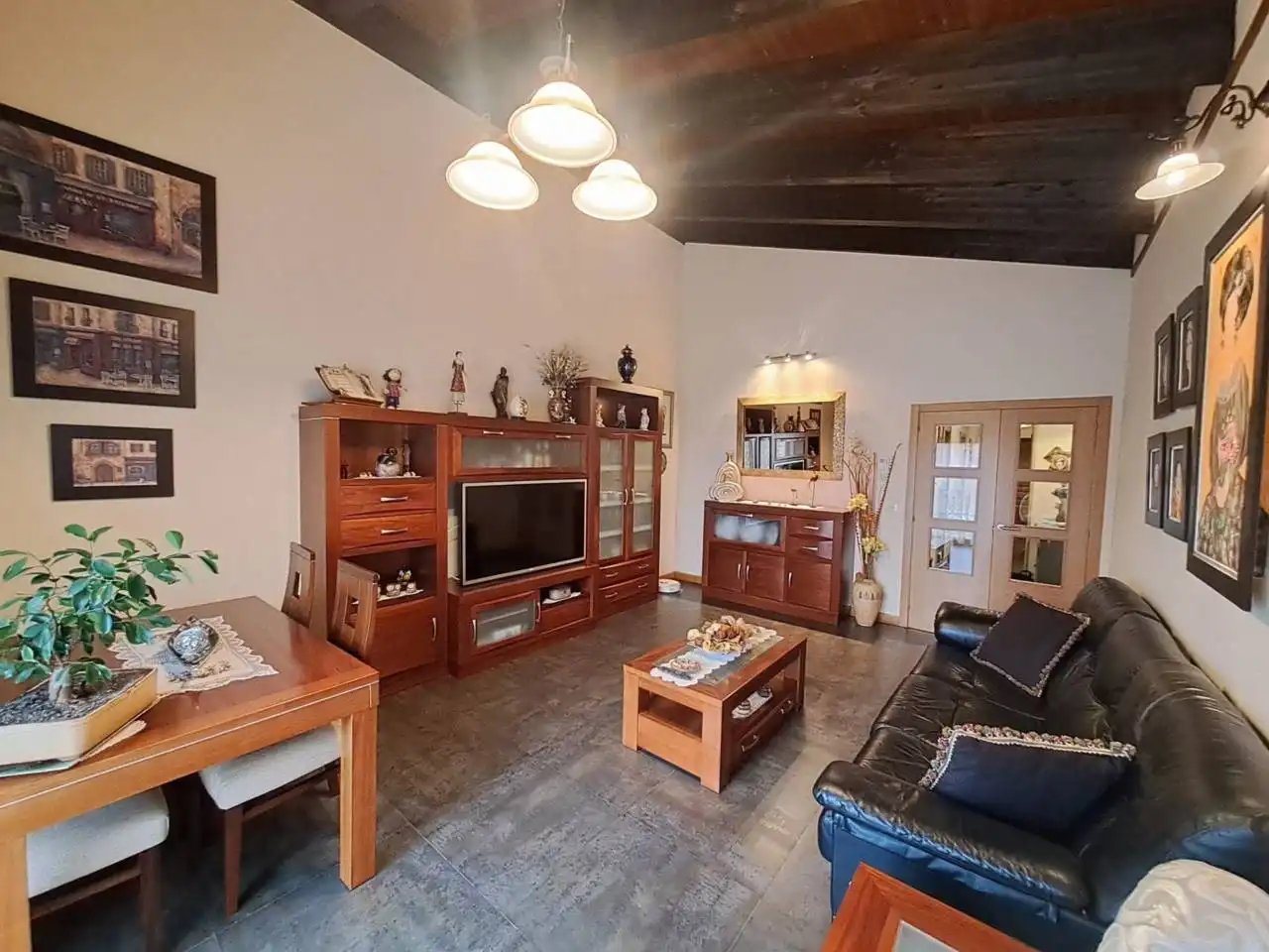 Sala d'estar de Casa adosada en venda en Villagonzalo Pedernales amb Calefacció, Jardí privat i Terrassa