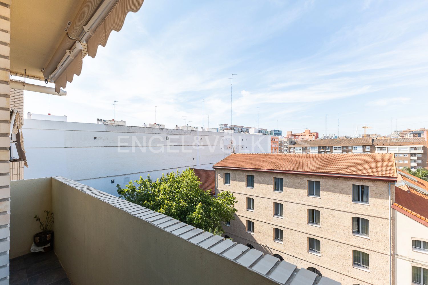 Balcony of Apartment for sale in  Valencia Capital  with Air Conditioner, Heating and Private garden