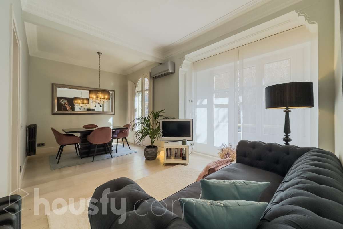 Living room of Flat to rent in  Barcelona Capital  with Air Conditioner, Heating and Parquet flooring