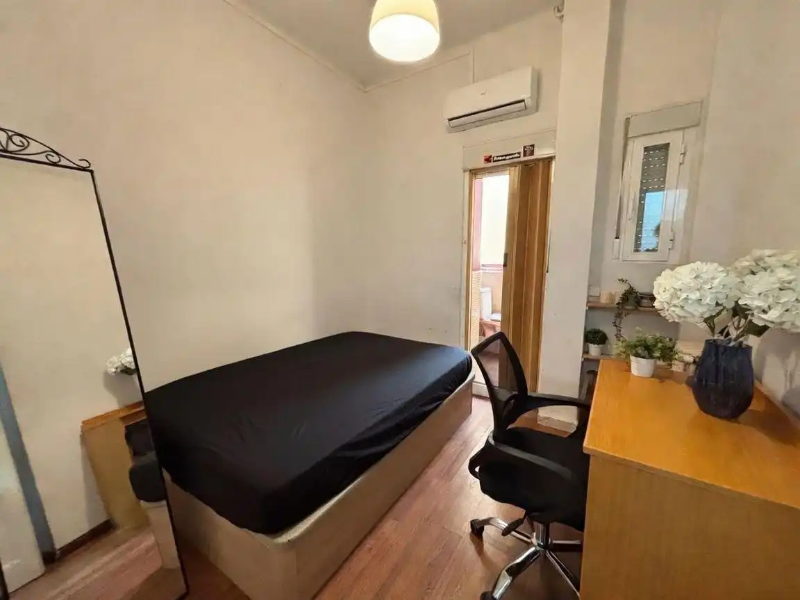 Bedroom of Flat for rent in Madrid