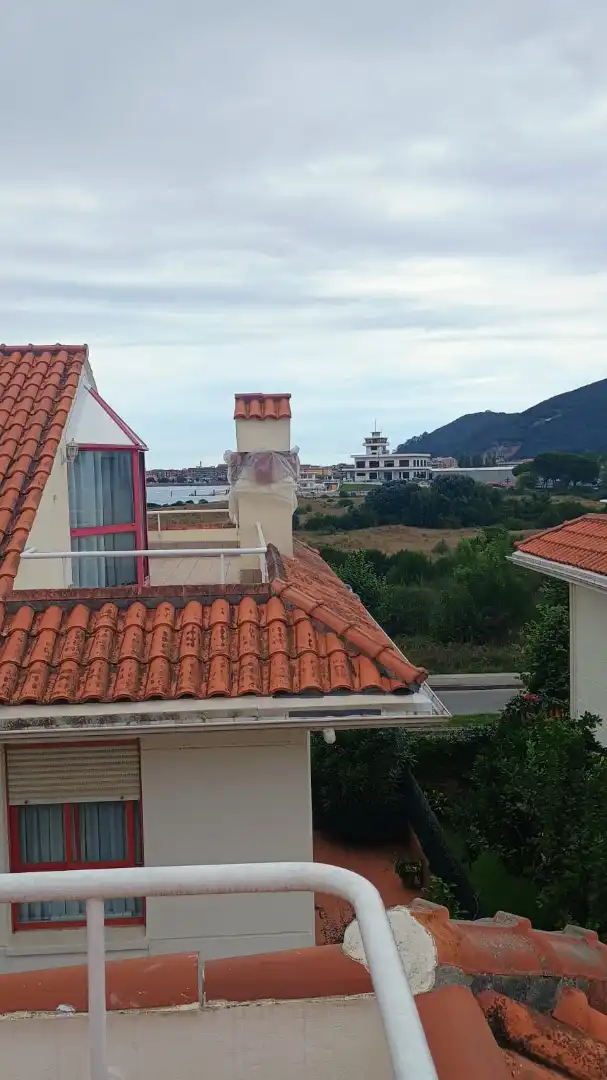 Vista exterior de Casa o chalet en venta en Laredo con Calefacción, Jardín privado y Terraza