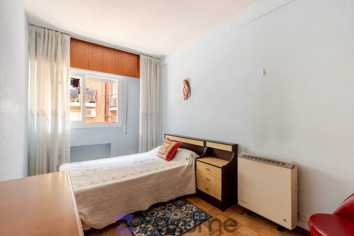 Bedroom of Flat for rent in Madrid  with Heating, Parquet flooring and Terrace