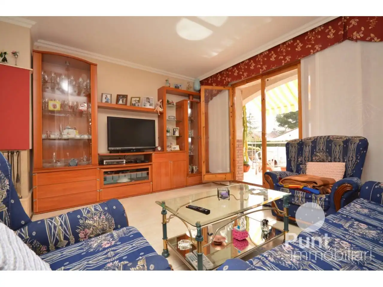 Living room of Detached homes for sale in Premià de Dalt  with Air Conditioner, Heating and Private garden