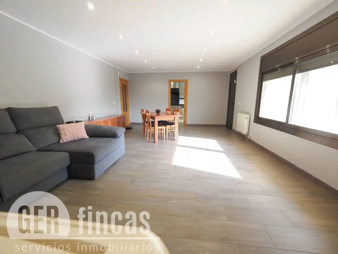 Sala de estar de Casa o chalet en venta en Terrassa con Aire acondicionado, Calefacción y Jardín privado