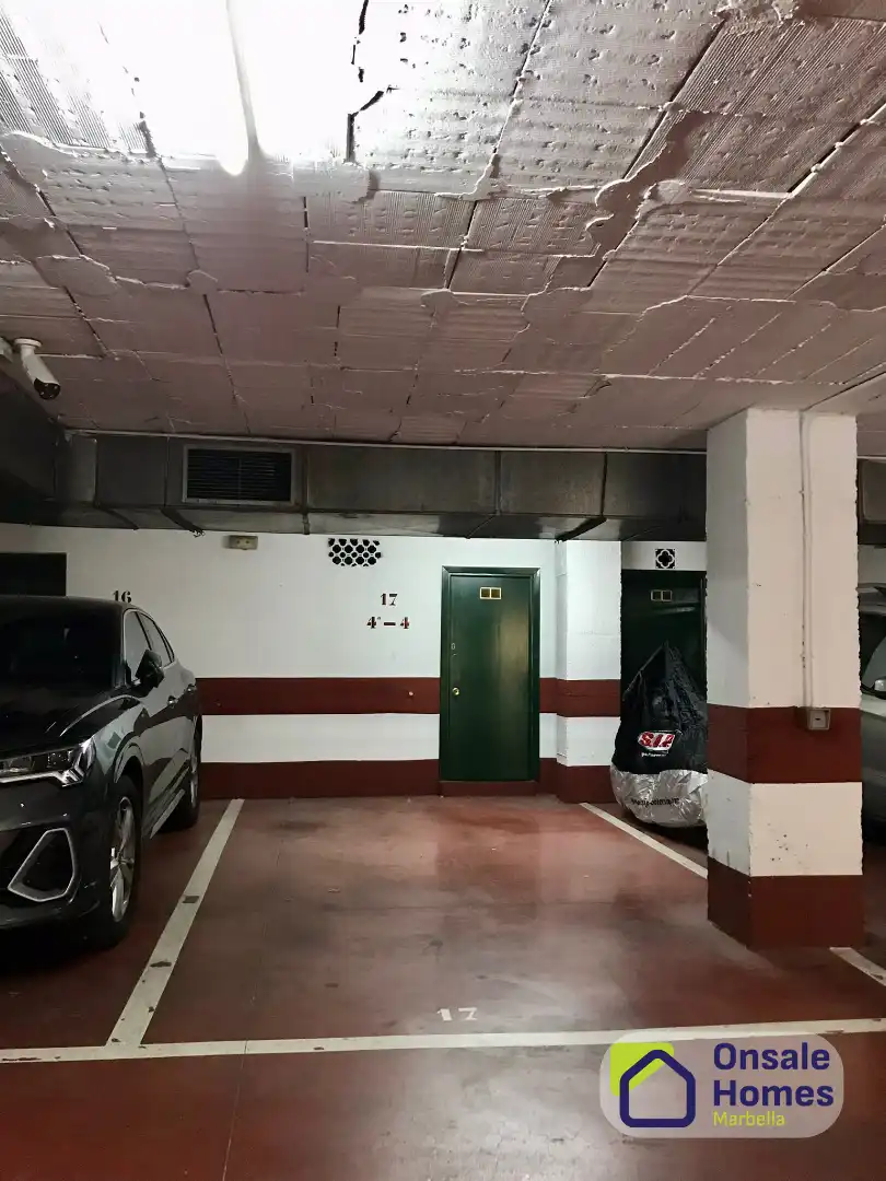 Parking de Piso en venta en Marbella con Aire acondicionado, Terraza y Trastero