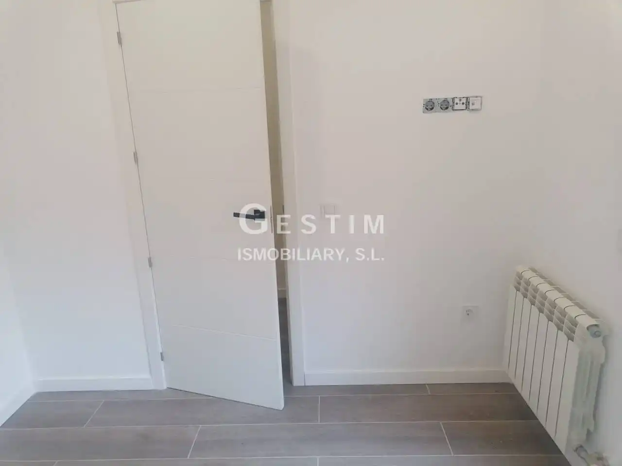 Piso en venta en Vic con Calefacción, Balcón y Alarma