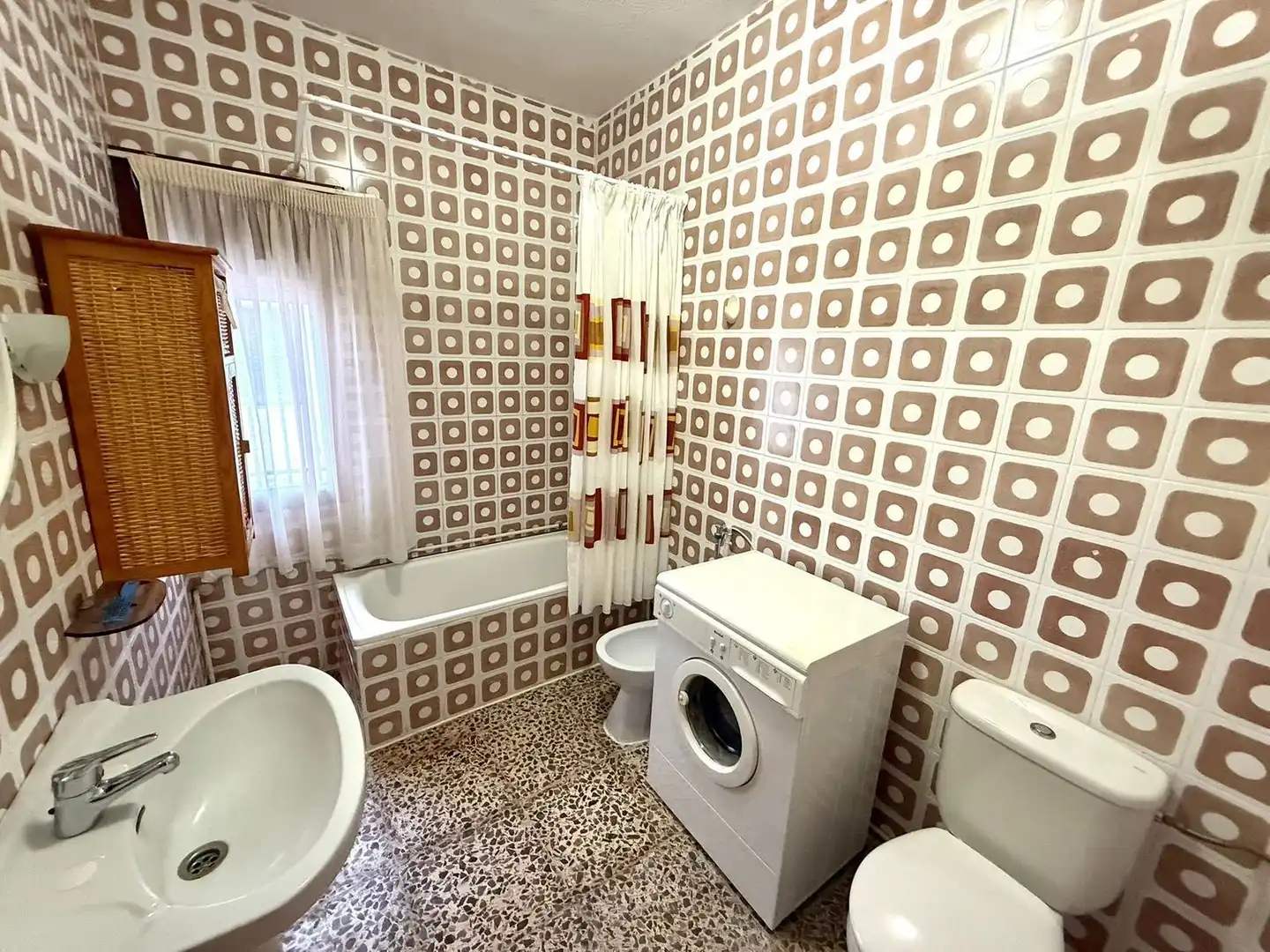 Badezimmer von Einfamilien-Reihenhaus zum Verkauf in Pulpí mit Heizung, Terrasse und Abstellraum
