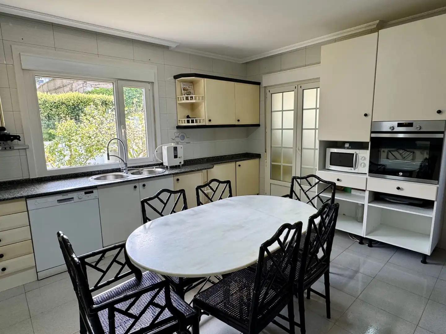 Cocina de Casa o chalet en venta en Sanxenxo con Calefacción, Jardín privado y Terraza